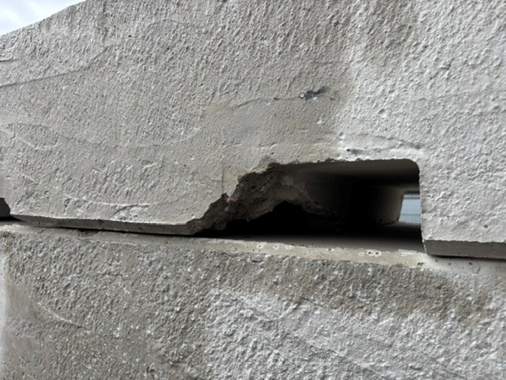 Stapelblok 160x80x40cm zonder noppen en met lepeluitsparing detail image 2
