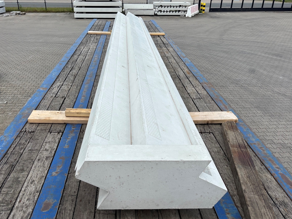 Tweede kans trap, 2 treden, 8330mm breed